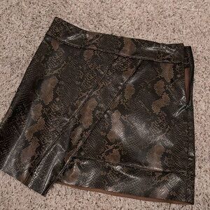 ZARA Leather like skirt animal print (M)